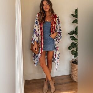 BCBGeneration Floral Flowy Boho Kimono Wrap
